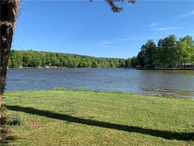 Once in a lifetime lakefront property with 5.6 acres and over 800 - Lake Acreage For Sale in Lexington, North Carolina