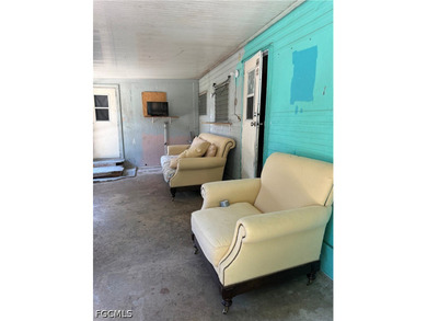 INVESTOR SPECIAL: BLANK CANVAS IN THE HEART OF BONITA SPRINGS! - photo 3