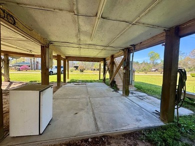 Welcome to your own slice of riverfront paradise in the - photo 14