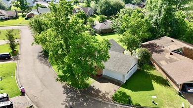 Welcome home to 102 Mary's Cove! This beautifully updated home - photo 38
