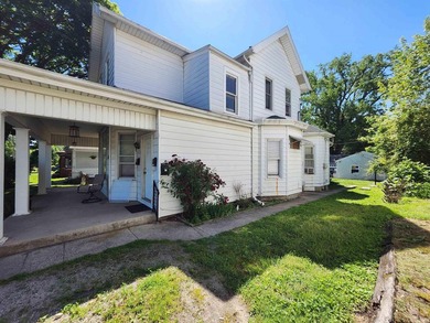 Located just steps from Lakeside Park, this FULLY RENTED - photo 2
