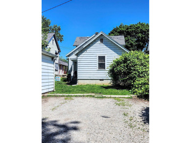 Located just steps from Lakeside Park, this FULLY RENTED - photo 4
