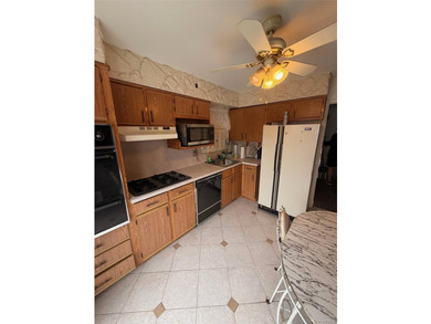 Wonderful Semi-detached Single family home located in the - photo 8