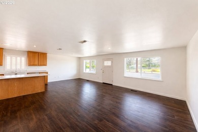 Custom-built and thoughtfully designed, this 2-bedroom, 2-bath - photo 6