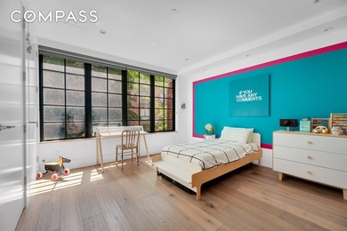 *FULLY RENOVATED TOWNHOUSE w/FULL GUEST HOUSE, ROOF POOL & - photo 11