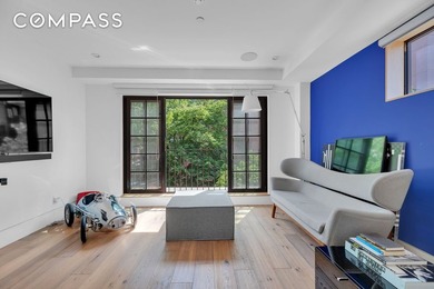 *FULLY RENOVATED TOWNHOUSE w/FULL GUEST HOUSE, ROOF POOL & - photo 13