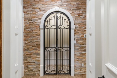 Experience timeless elegance in this exceptional custom estate - photo 14