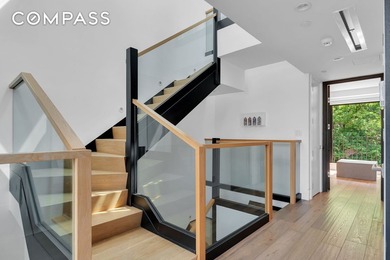 *FULLY RENOVATED TOWNHOUSE w/FULL GUEST HOUSE, ROOF POOL & - photo 19