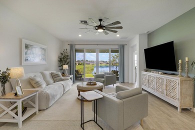 Better than new! CHARMING VILLA on a LAKE FRONT LOT in the - photo 20