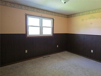 Opportunity awaits! Located on the edge of Garnett and directly - photo 6
