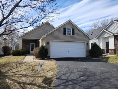 Lake Townhome/Townhouse Sale Pending in Chanhassen, Minnesota
