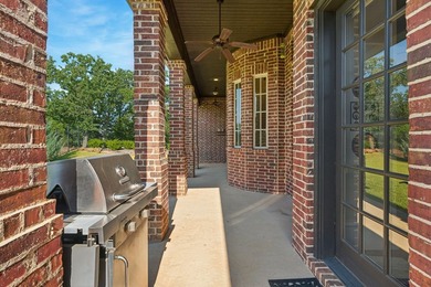 Experience timeless elegance in this exceptional custom estate - photo 33