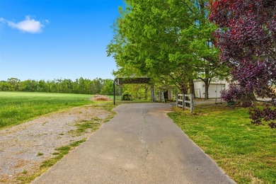 Charming plantation style home situated on over an acre of land - photo 33
