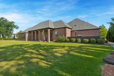Experience timeless elegance in this exceptional custom estate - photo 34