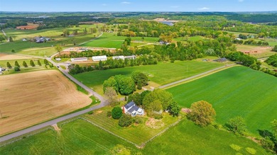 Charming plantation style home situated on over an acre of land - photo 34