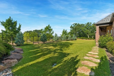 Experience timeless elegance in this exceptional custom estate - photo 35