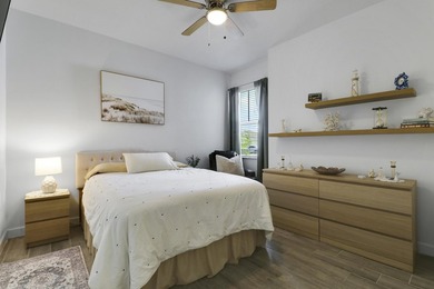 Better than new! CHARMING VILLA on a LAKE FRONT LOT in the - photo 36