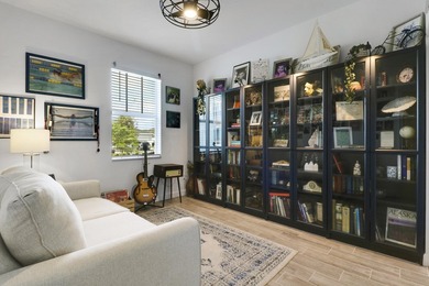 Better than new! CHARMING VILLA on a LAKE FRONT LOT in the - photo 38