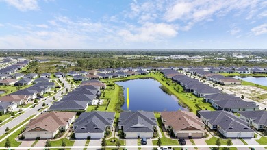 Better than new! CHARMING VILLA on a LAKE FRONT LOT in the - photo 48