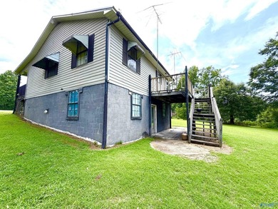 Enjoy the perfect blend of space, privacy, and convenience with - photo 3