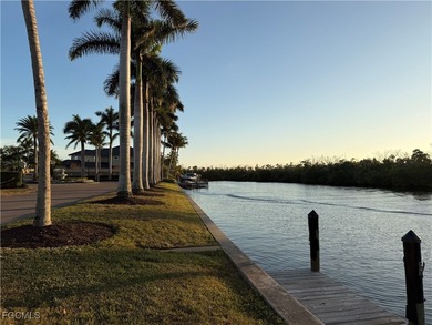 Caloosahatchee River Home For Sale in Cape Coral Florida