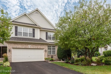 Lake Townhome/Townhouse For Sale in Plainfield, Illinois