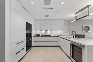 Premium flow through residence bespoke touches throughout. Large - photo 12