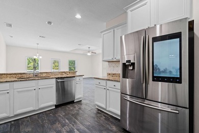 Welcome to this beautifully maintained 3-bedroom, 2-bath home - photo 22