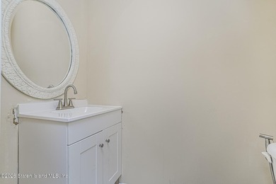 Rare opportunity for investor or end user to own a spacious - photo 22
