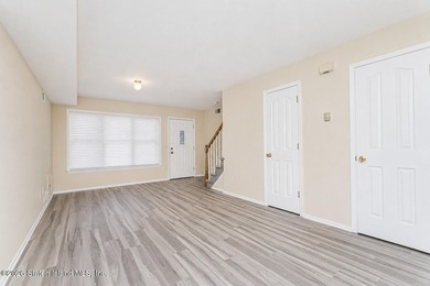 Rare opportunity for investor or end user to own a spacious - photo 25