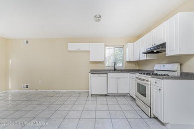 Rare opportunity for investor or end user to own a spacious - photo 26