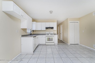 Rare opportunity for investor or end user to own a spacious - photo 28