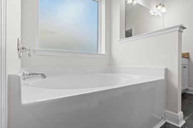 Welcome to this beautifully maintained 3-bedroom, 2-bath home - photo 30