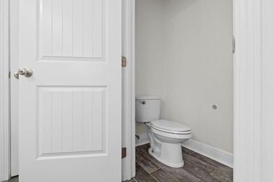 Welcome to this beautifully maintained 3-bedroom, 2-bath home - photo 31