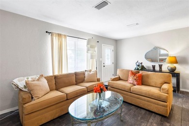 Welcome to this beautifully maintained 3-bedroom, 2-bath home - photo 8