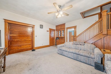 INVESTOR OPPORTUNITY - Huge up/down duplex with upper unit - photo 6
