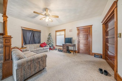 INVESTOR OPPORTUNITY - Huge up/down duplex with upper unit - photo 7