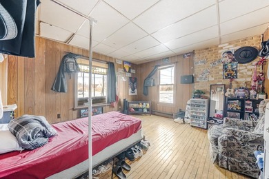 INVESTOR OPPORTUNITY - Huge up/down duplex with upper unit - photo 8