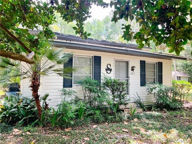 Charming cracker style home, guest cottage and barn are located - photo 2