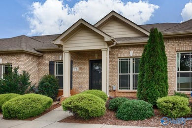 Low maintenance living in an active community! Single level - photo 2