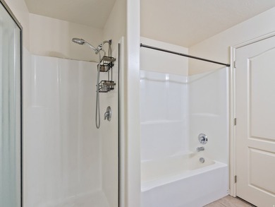 Beautiful and well-maintained condo located at 114 E Bella Monte - photo 14