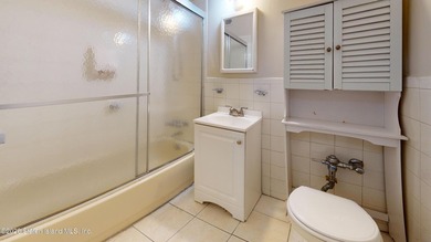 Welcome to an exquisite 2-bedroom condo in the prestigious - photo 15