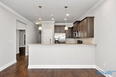 Low maintenance living in an active community! Single level - photo 6