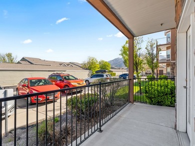 Beautiful and well-maintained condo located at 114 E Bella Monte - photo 25