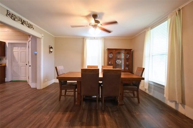 Charming Downtown Alba Home with Historic Character & Modern - photo 10