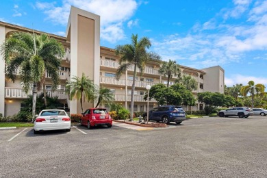 (private lake, pond, creek) Condo For Sale in Coconut Creek Florida