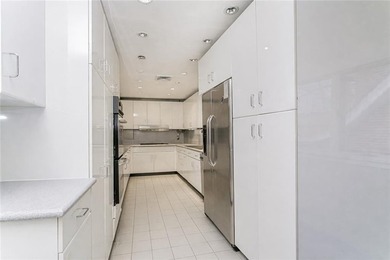 Rare 40*100 lot with private driveway and a huge 27*55 house - photo 18