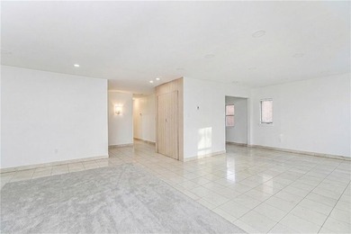 Rare 40*100 lot with private driveway and a huge 27*55 house - photo 21