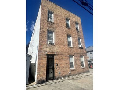 Exceptional investment opportunity in the heart of Pelham Bay! - photo 4