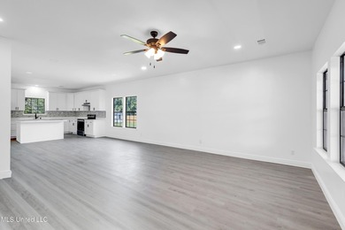 New Construction in Pascagoula!! Experience coastal living just - photo 5